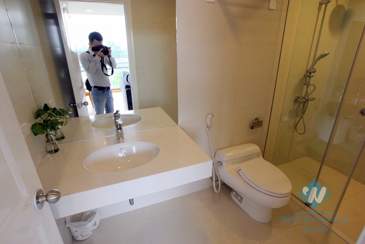 High quality apartment with 2 bedrooms, nice lake view in Dang Thai Mai, Westlake area